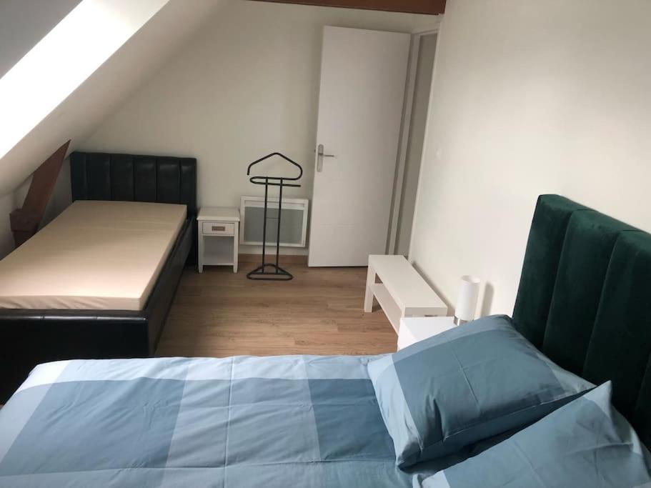 Residence Merlin Appart Des Druides Saint-Malon-sur-Mel Exterior foto
